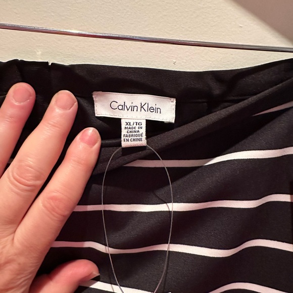Calvin Klein black and white pencil skirt - Picture 3 of 4